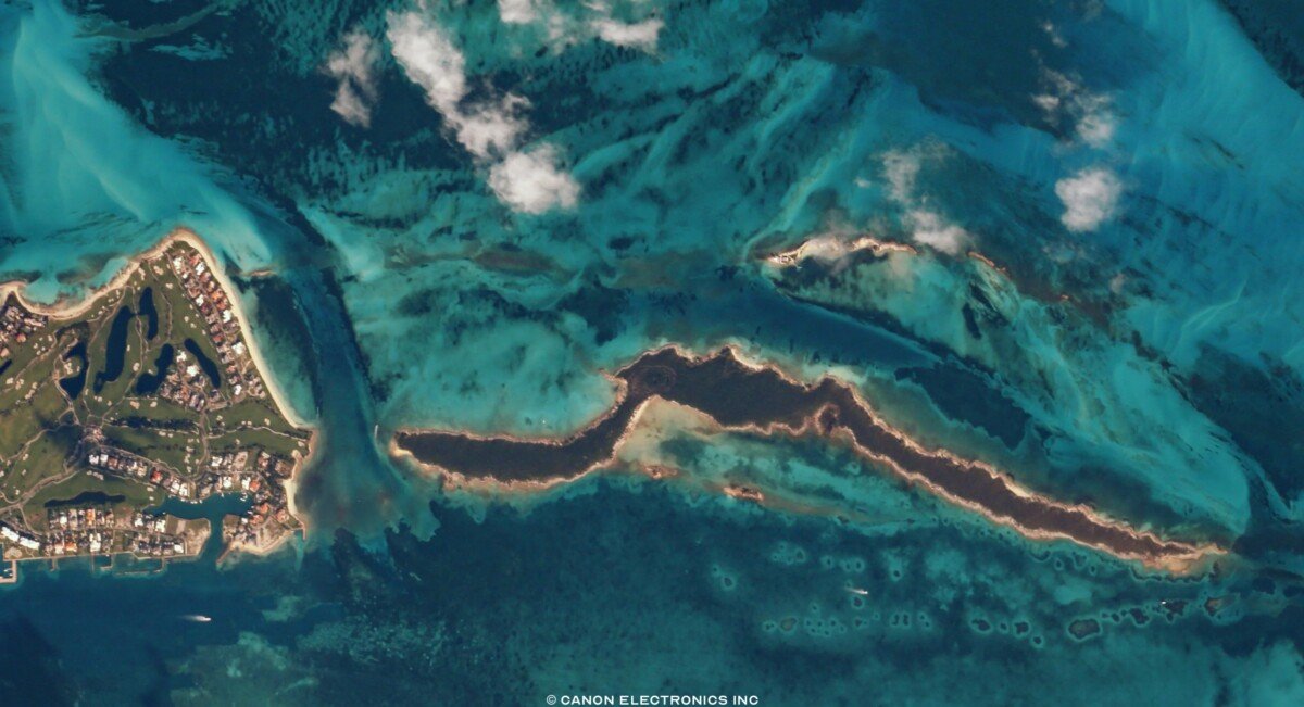 les Bahamas vu par le satellite CE-SAT 1 de Canon